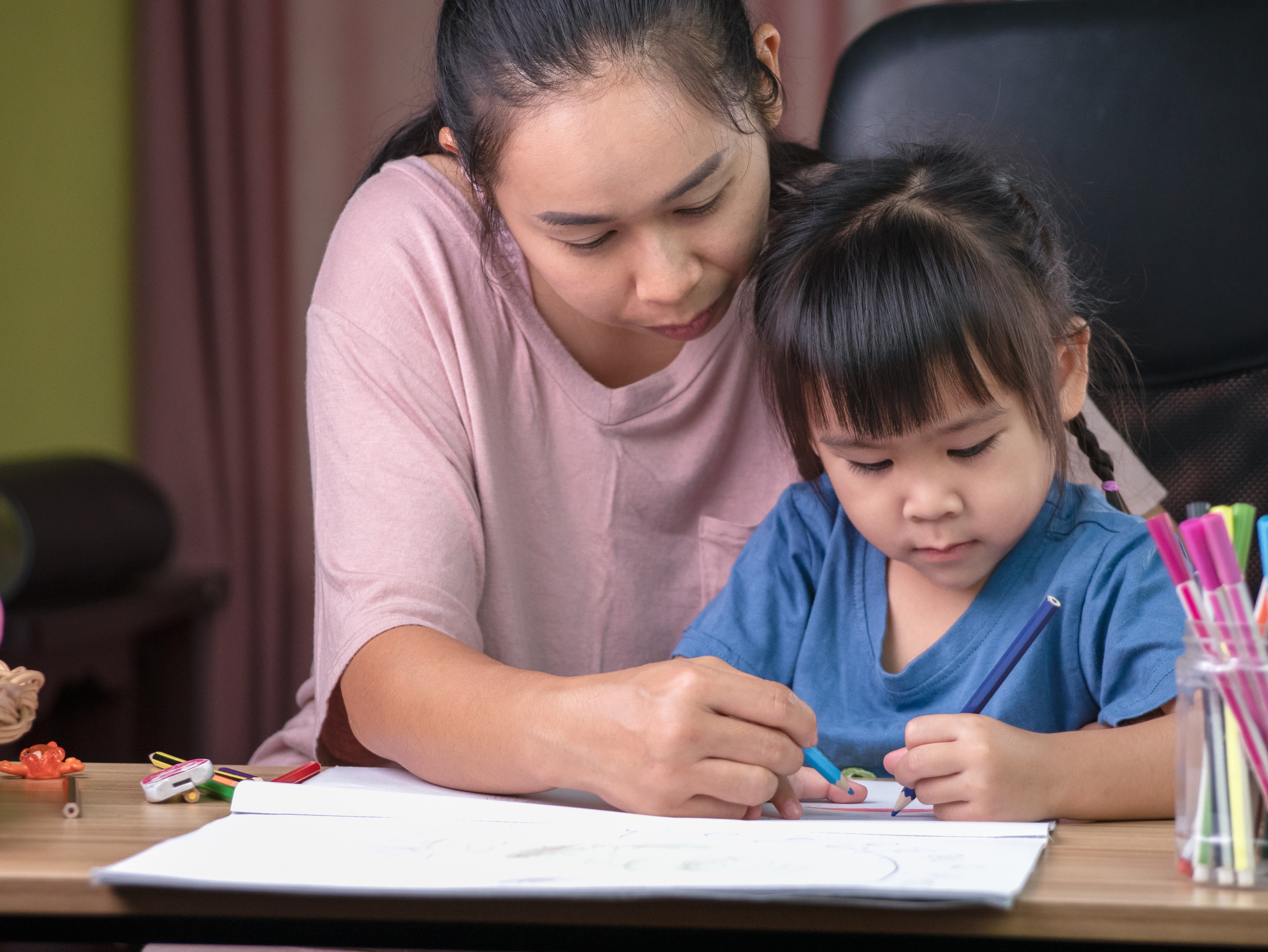 Anak sulit bicara, cara bantu anak ekspresikan emosi, komunikasi anak, Bunda, si Kecil